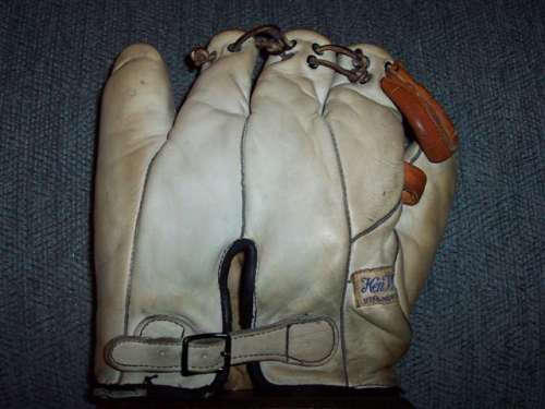 Ken Wel White Softball Glove 1 Back